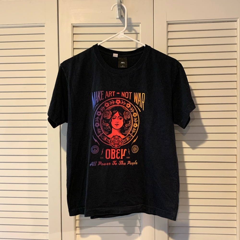 Obey “Make art not war” T-shirt